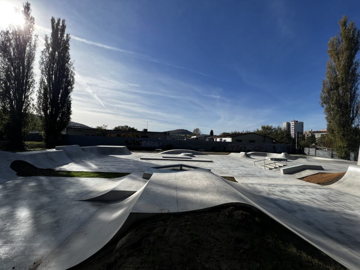 Pohled na skatepark