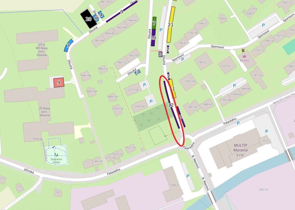 Mapa s vyznačením místa pro podélná stání vozidel na Dlouhé ulici