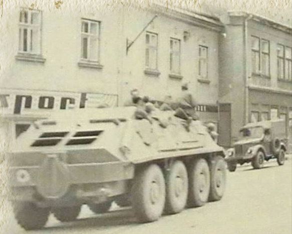 tank s vojáky